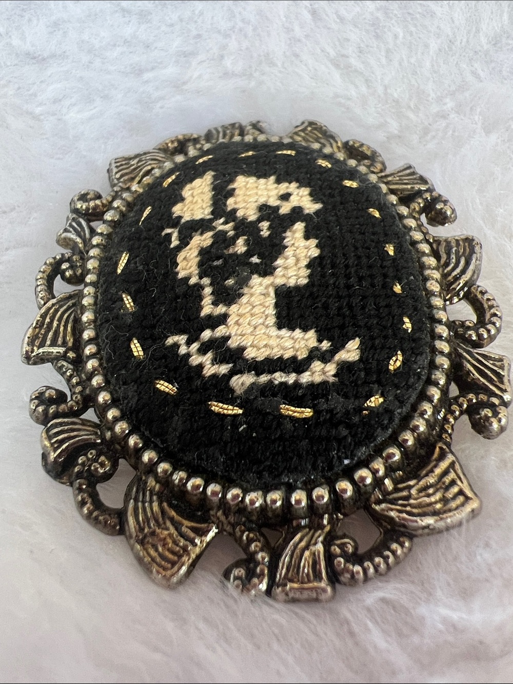 Black & Cream Cameo Embroidered Brooch - Women's Accessory